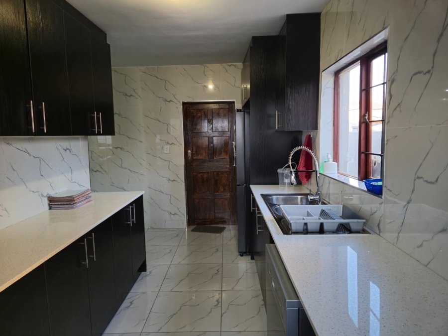 4 Bedroom Property for Sale in Silver Stone Country Estate Gauteng