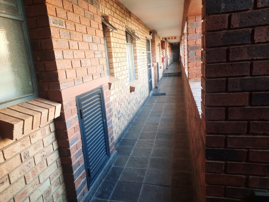 2 Bedroom Property for Sale in Montana Tuine Gauteng