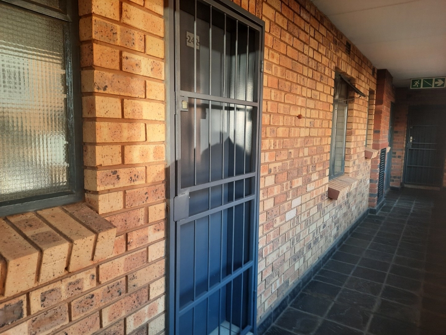 2 Bedroom Property for Sale in Montana Tuine Gauteng