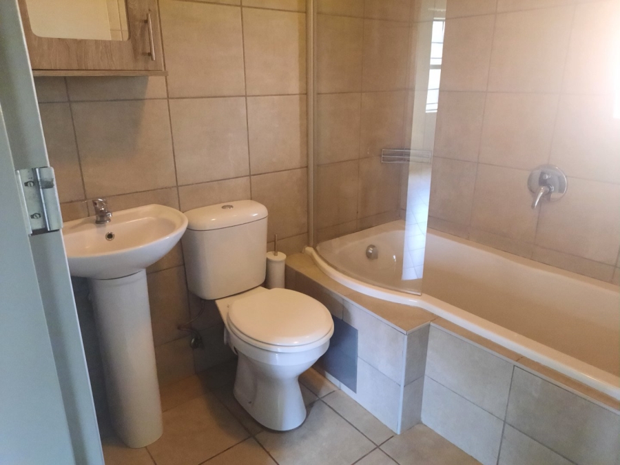 2 Bedroom Property for Sale in Montana Tuine Gauteng