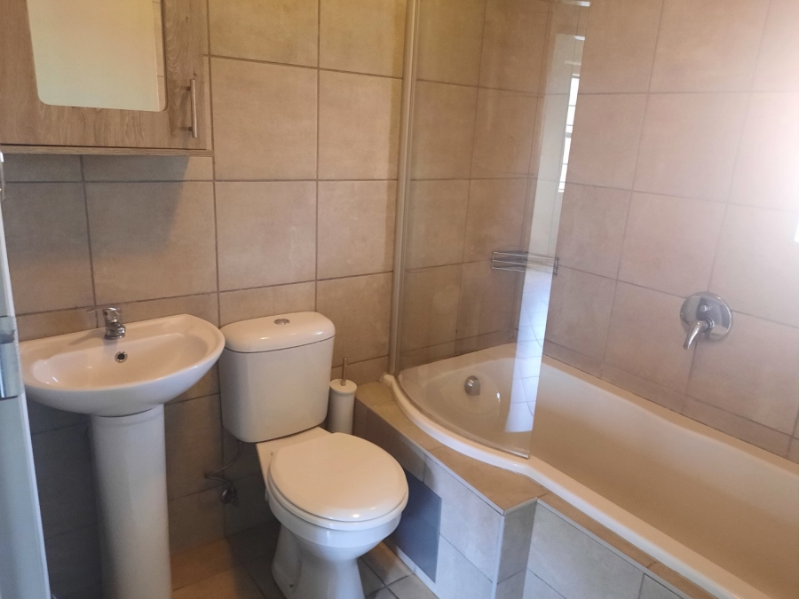 2 Bedroom Property for Sale in Montana Tuine Gauteng