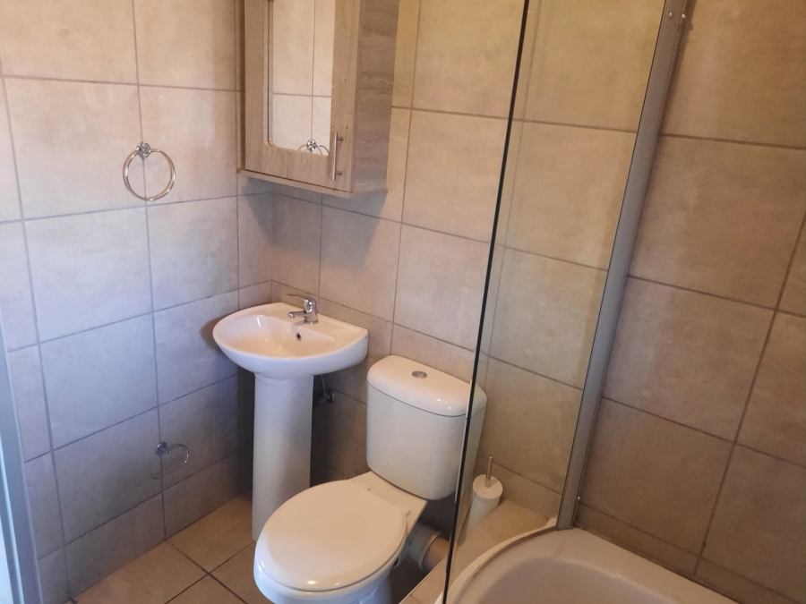 2 Bedroom Property for Sale in Montana Tuine Gauteng