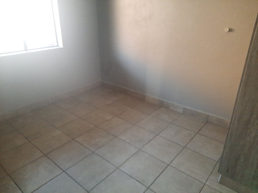 2 Bedroom Property for Sale in Montana Tuine Gauteng