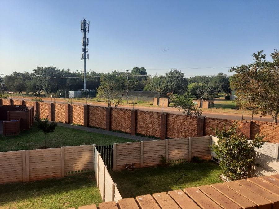 2 Bedroom Property for Sale in Montana Tuine Gauteng