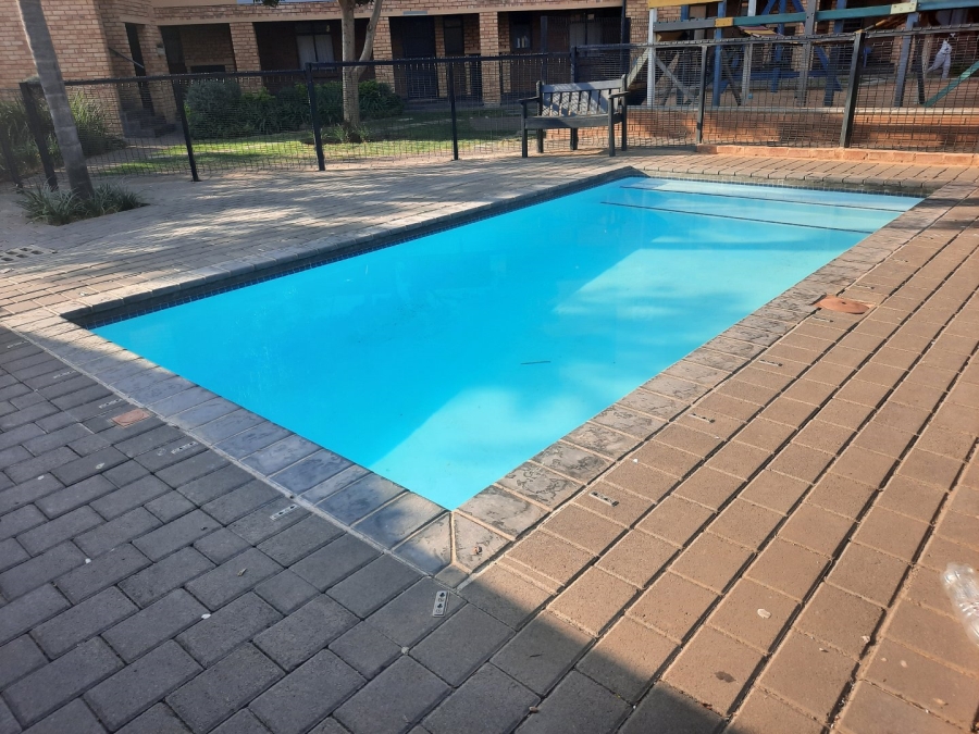 2 Bedroom Property for Sale in Montana Tuine Gauteng