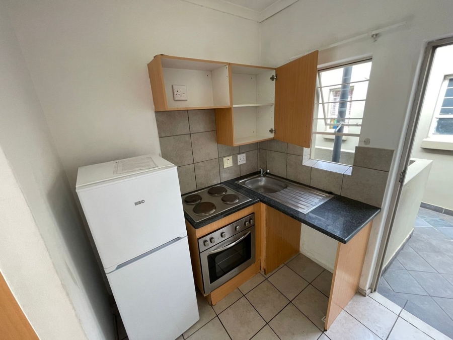 To Let 1 Bedroom Property for Rent in Braamfontein Gauteng