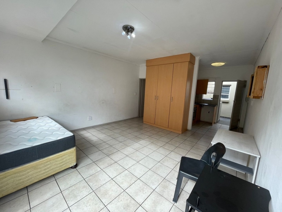 To Let 1 Bedroom Property for Rent in Braamfontein Gauteng