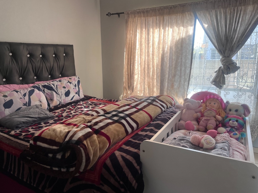 2 Bedroom Property for Sale in Glen Marais Gauteng