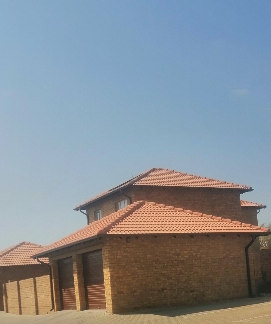 To Let 3 Bedroom Property for Rent in Kosmosdal Gauteng