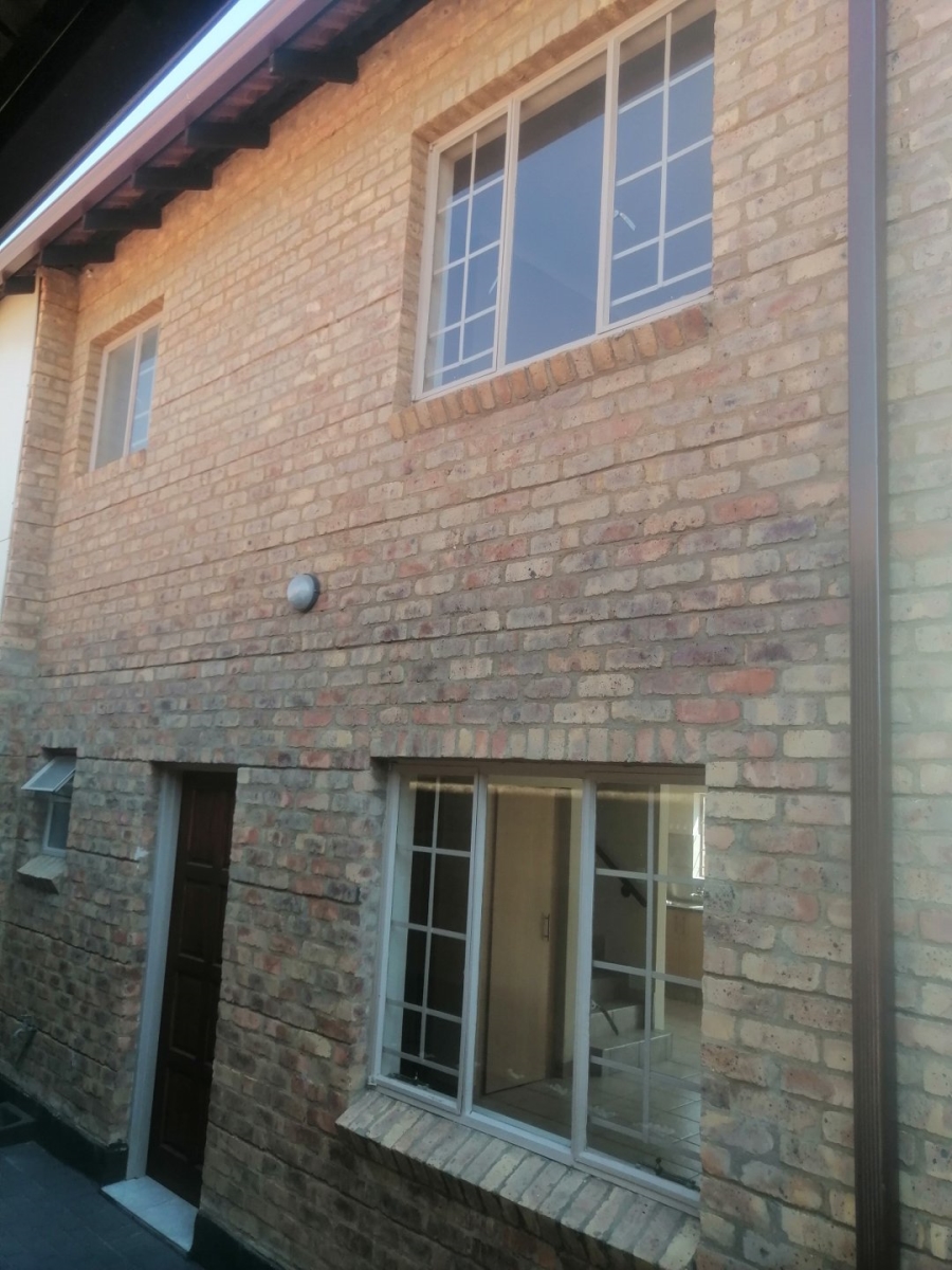 To Let 3 Bedroom Property for Rent in Kosmosdal Gauteng