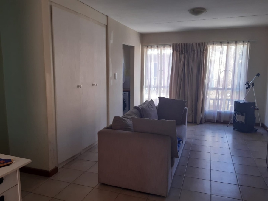 1 Bedroom Property for Sale in Willow Acres Ext 10 Gauteng