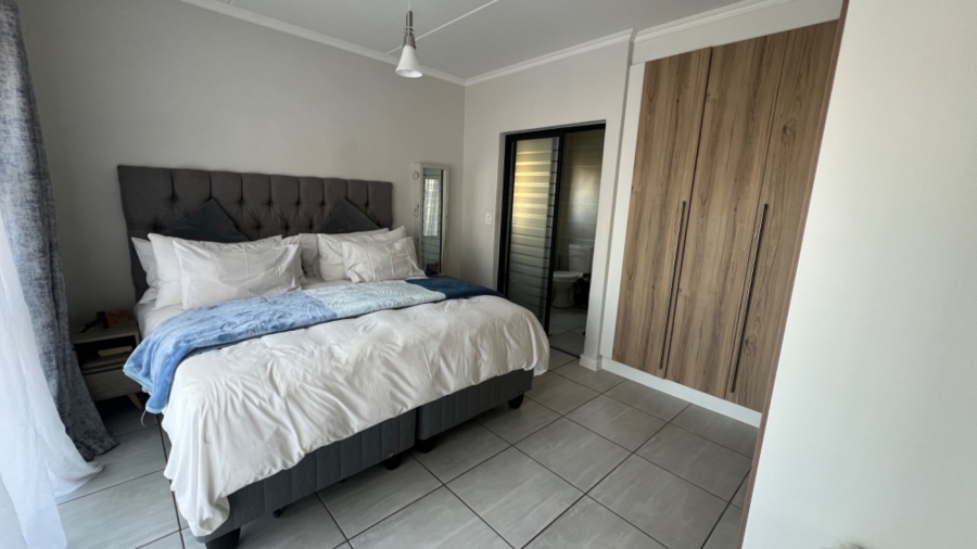 To Let 2 Bedroom Property for Rent in Waterfall Gauteng