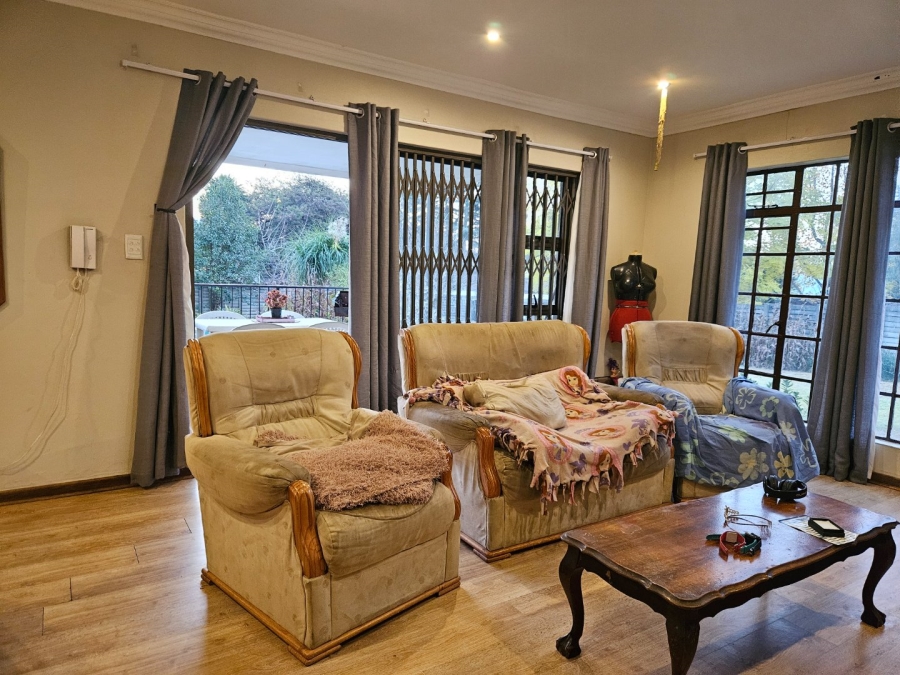 3 Bedroom Property for Sale in Fontainebleau Gauteng