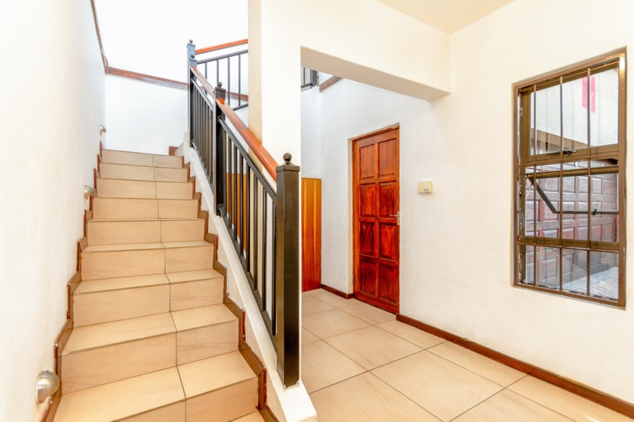 4 Bedroom Property for Sale in Strubensvallei Gauteng