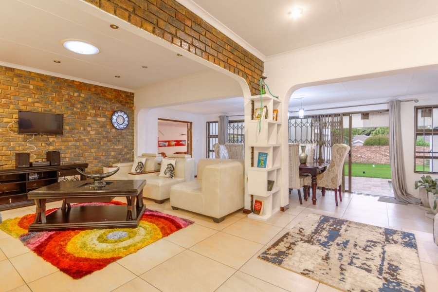 4 Bedroom Property for Sale in Strubensvallei Gauteng