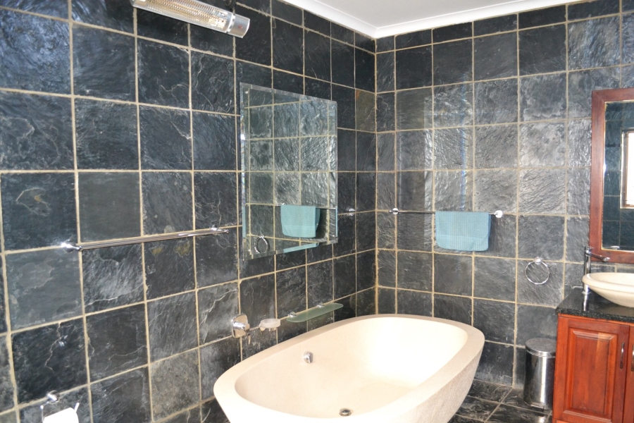 5 Bedroom Property for Sale in Northcliff Gauteng