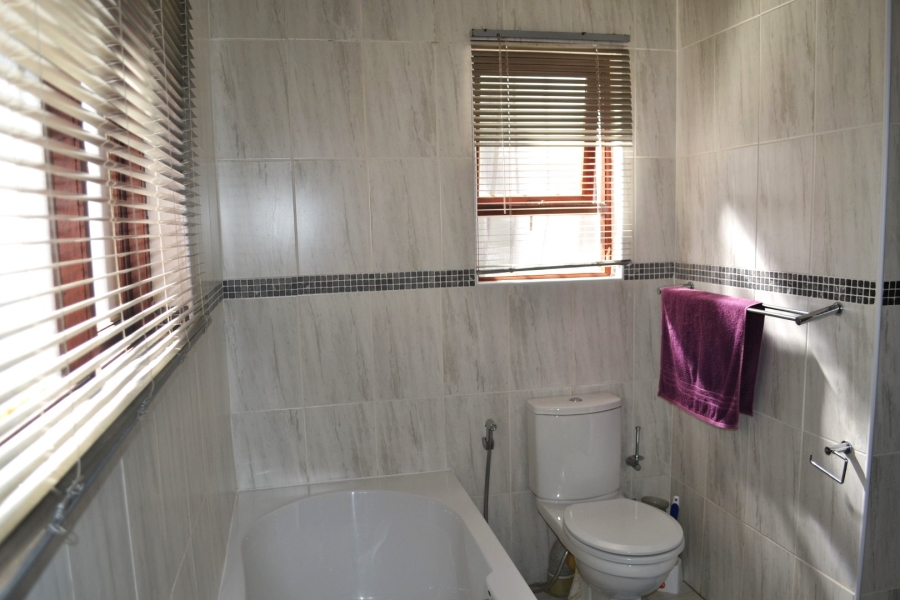 5 Bedroom Property for Sale in Northcliff Gauteng