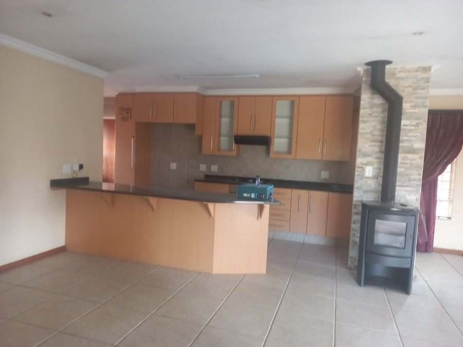 To Let 3 Bedroom Property for Rent in Ravenswood Gauteng