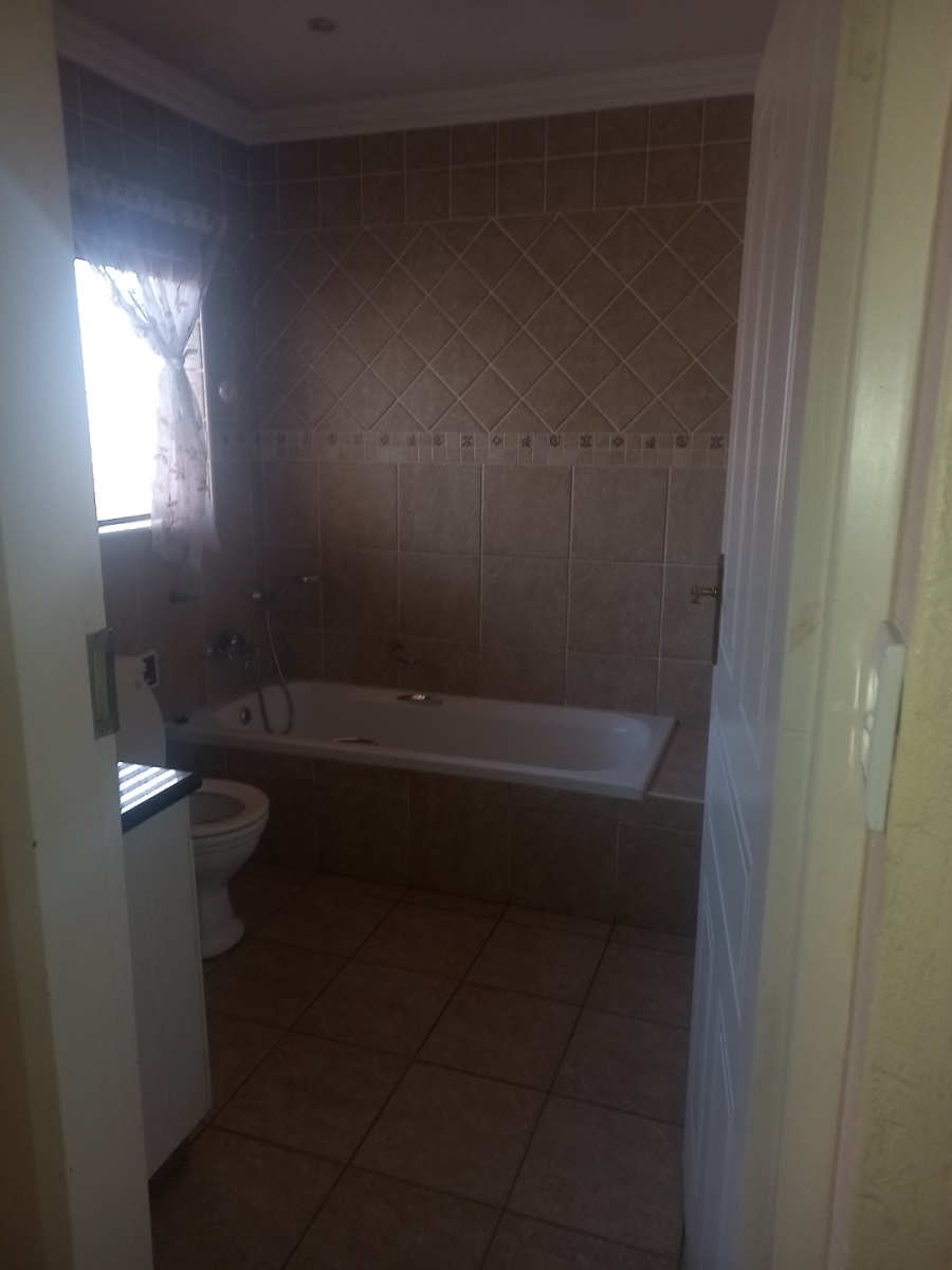 To Let 3 Bedroom Property for Rent in Ravenswood Gauteng