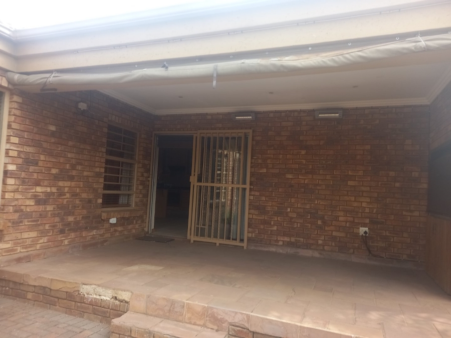 To Let 3 Bedroom Property for Rent in Ravenswood Gauteng