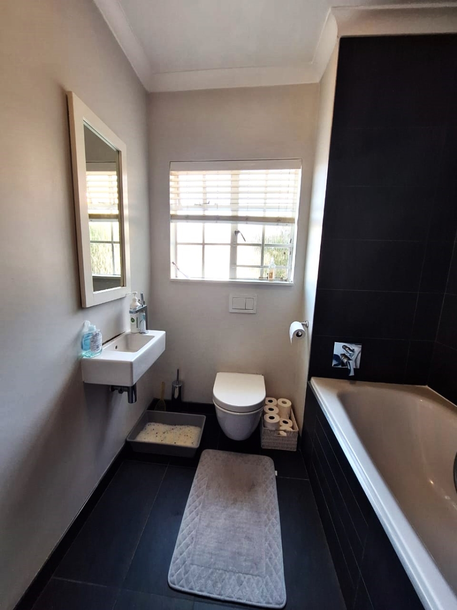 2 Bedroom Property for Sale in Bryanston East Gauteng