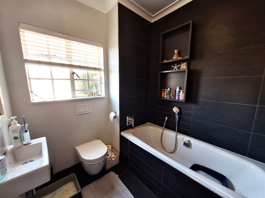 2 Bedroom Property for Sale in Bryanston East Gauteng