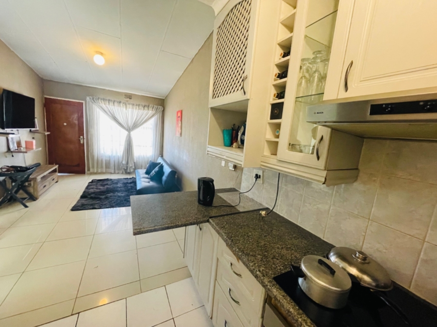 2 Bedroom Property for Sale in Ridgeway Gauteng