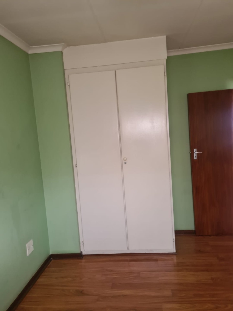 6 Bedroom Property for Sale in Pimville Zone 6 Gauteng