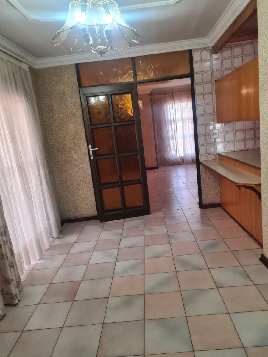 6 Bedroom Property for Sale in Pimville Zone 6 Gauteng