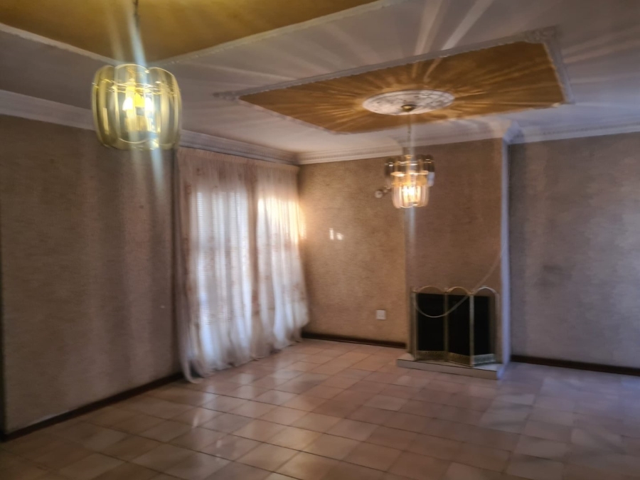 6 Bedroom Property for Sale in Pimville Zone 6 Gauteng