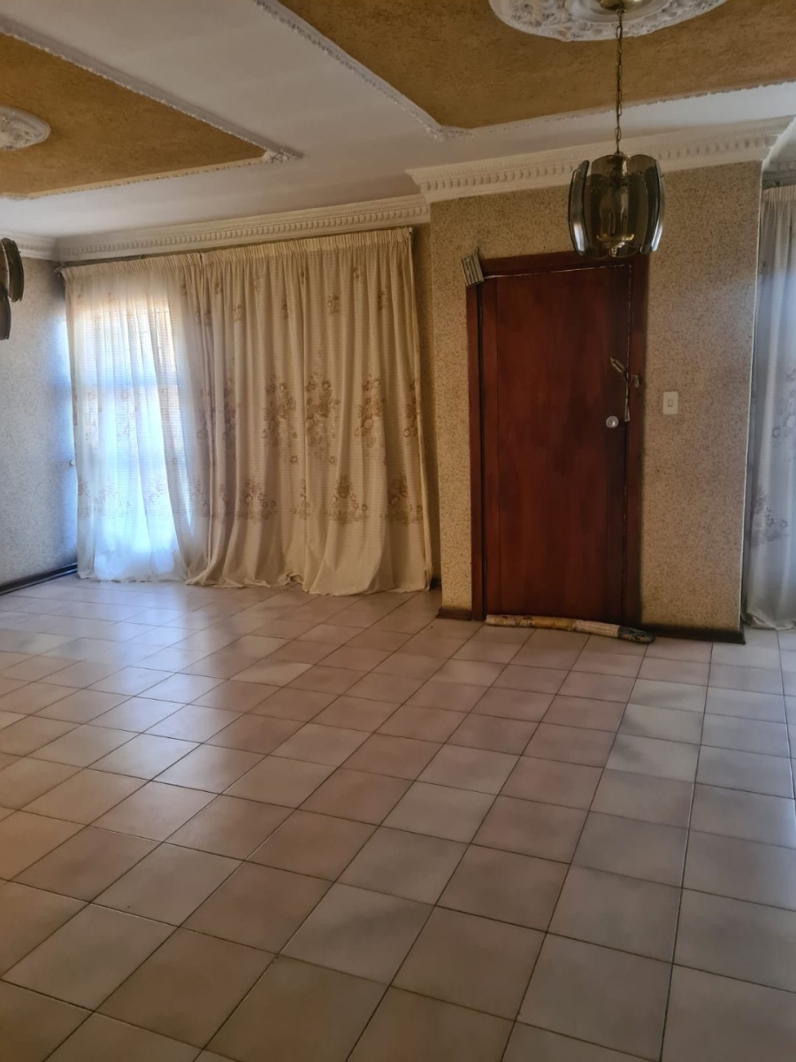 6 Bedroom Property for Sale in Pimville Zone 6 Gauteng