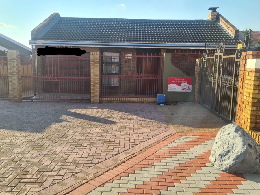 6 Bedroom Property for Sale in Pimville Zone 6 Gauteng