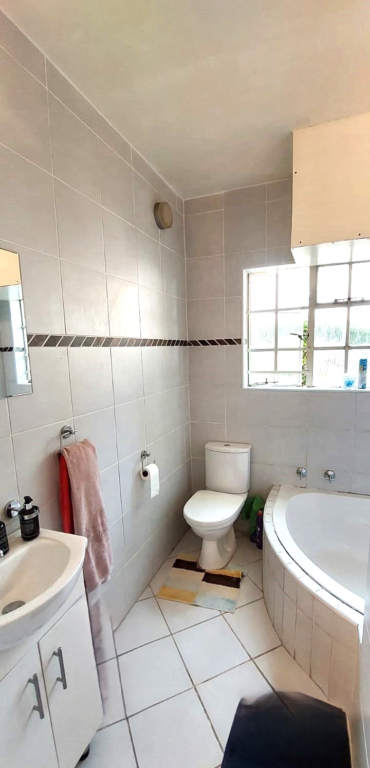 2 Bedroom Property for Sale in Bryanston East Gauteng