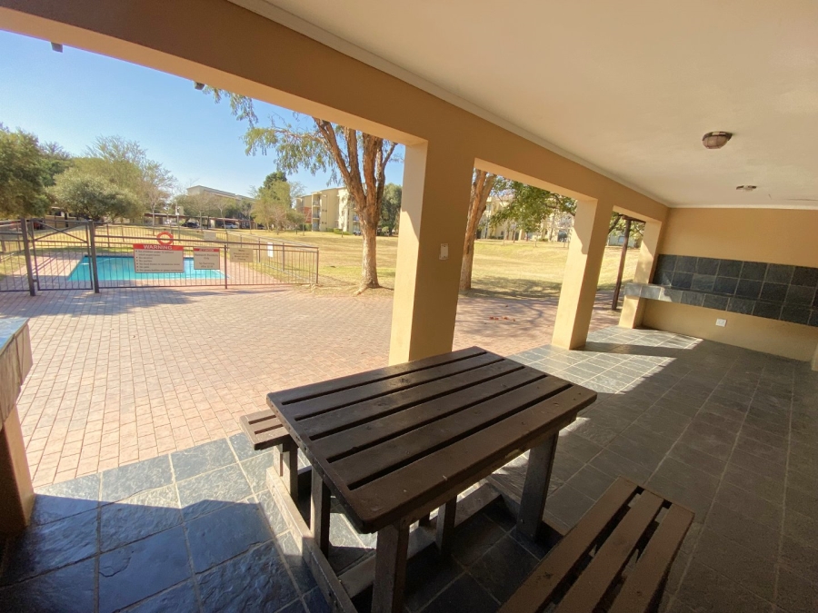 1 Bedroom Property for Sale in Jackal Creek Golf Estate Gauteng