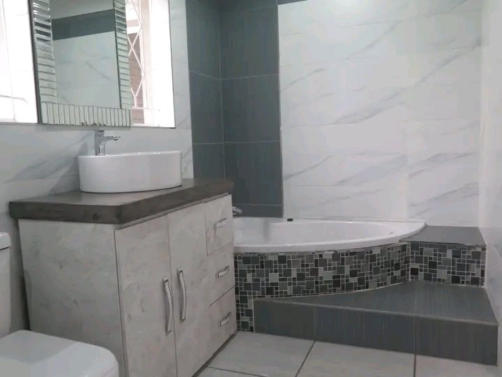 3 Bedroom Property for Sale in Glen Marais Gauteng