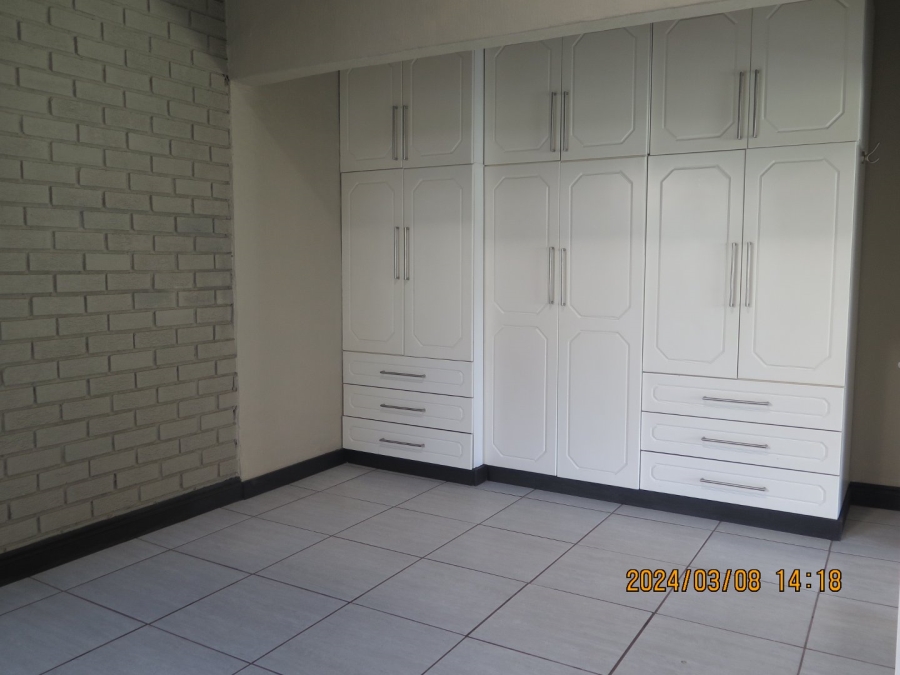 3 Bedroom Property for Sale in Glen Marais Gauteng