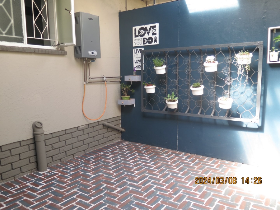 3 Bedroom Property for Sale in Glen Marais Gauteng