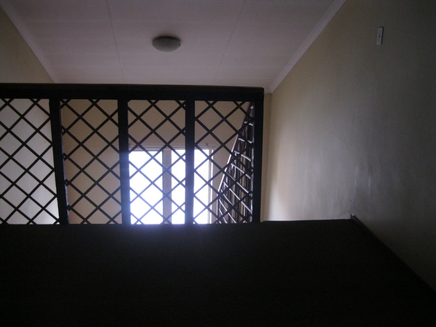 To Let 1 Bedroom Property for Rent in Riviera Gauteng