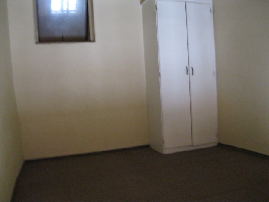 To Let 1 Bedroom Property for Rent in Riviera Gauteng