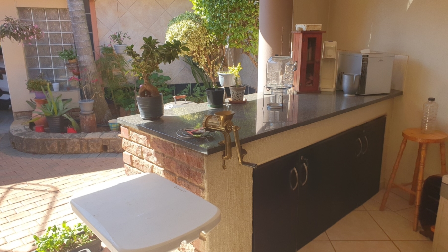 4 Bedroom Property for Sale in Wingate Park Gauteng