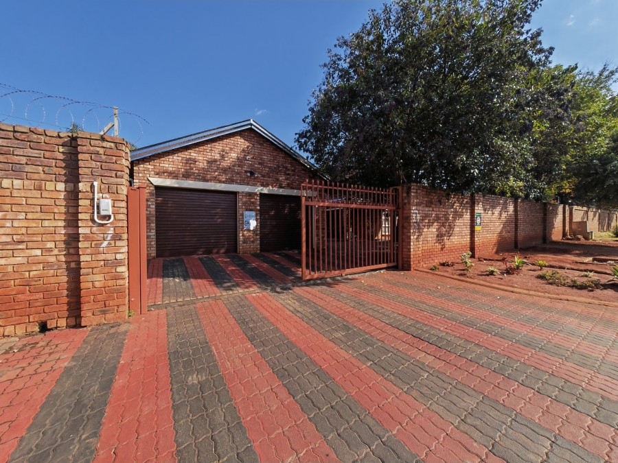 3 Bedroom Property for Sale in Hesteapark Gauteng