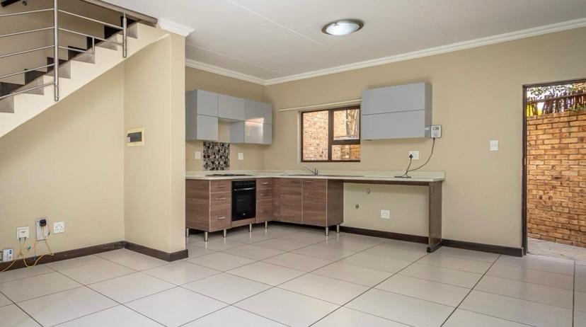 To Let 2 Bedroom Property for Rent in Rooihuiskraal Gauteng