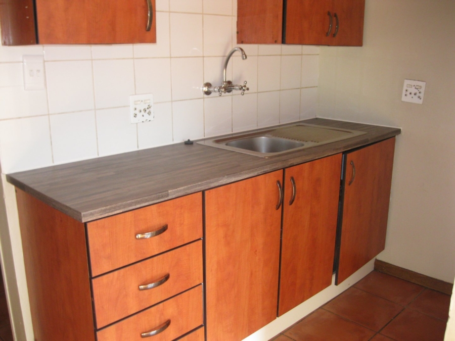 To Let 1 Bedroom Property for Rent in Riviera Gauteng