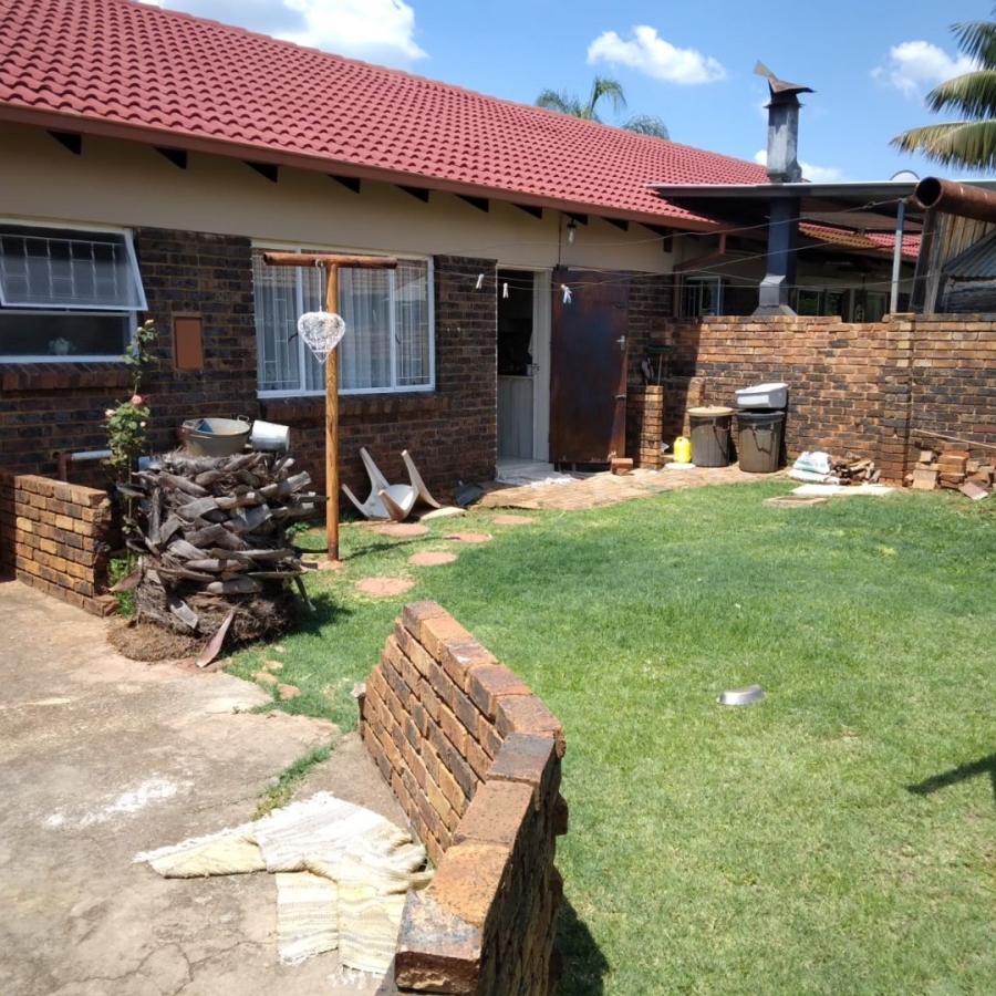 2 Bedroom Property for Sale in The Orchards Gauteng