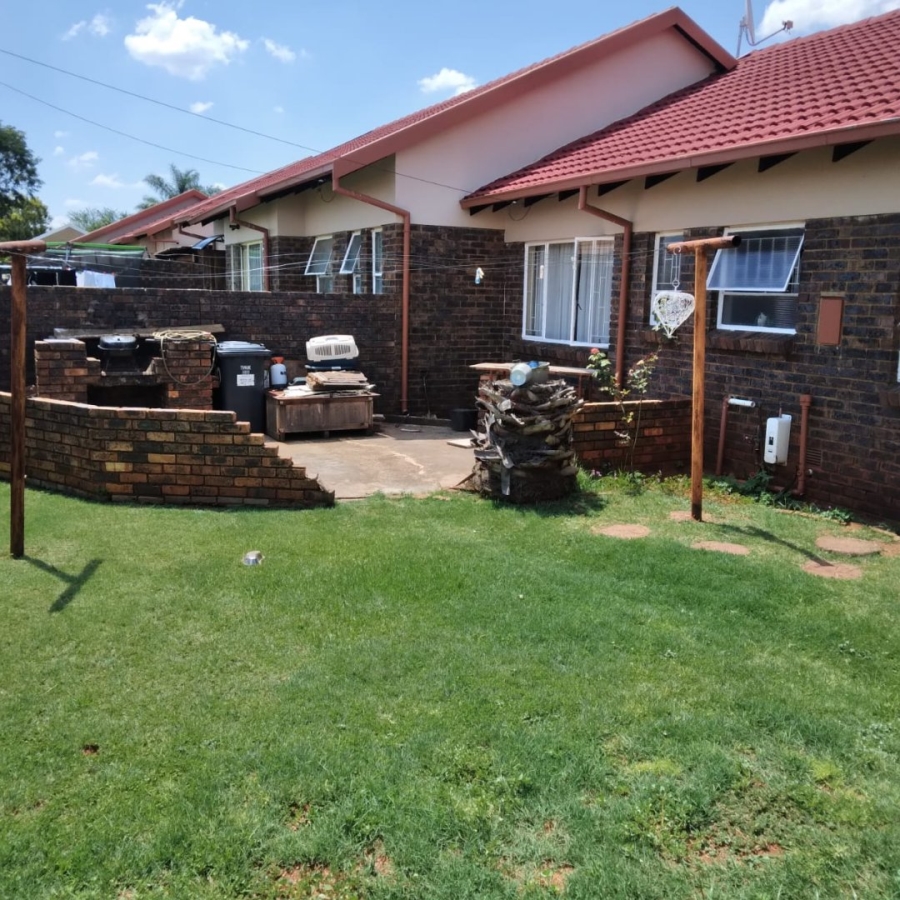 2 Bedroom Property for Sale in The Orchards Gauteng