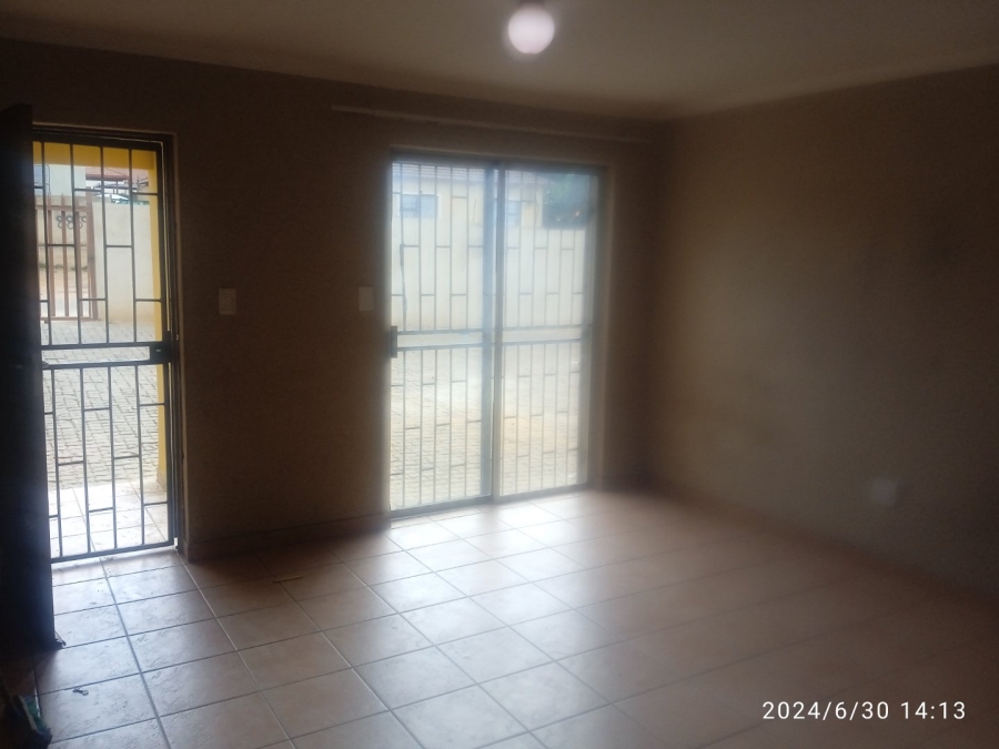 To Let  Bedroom Property for Rent in Cosmo City Gauteng