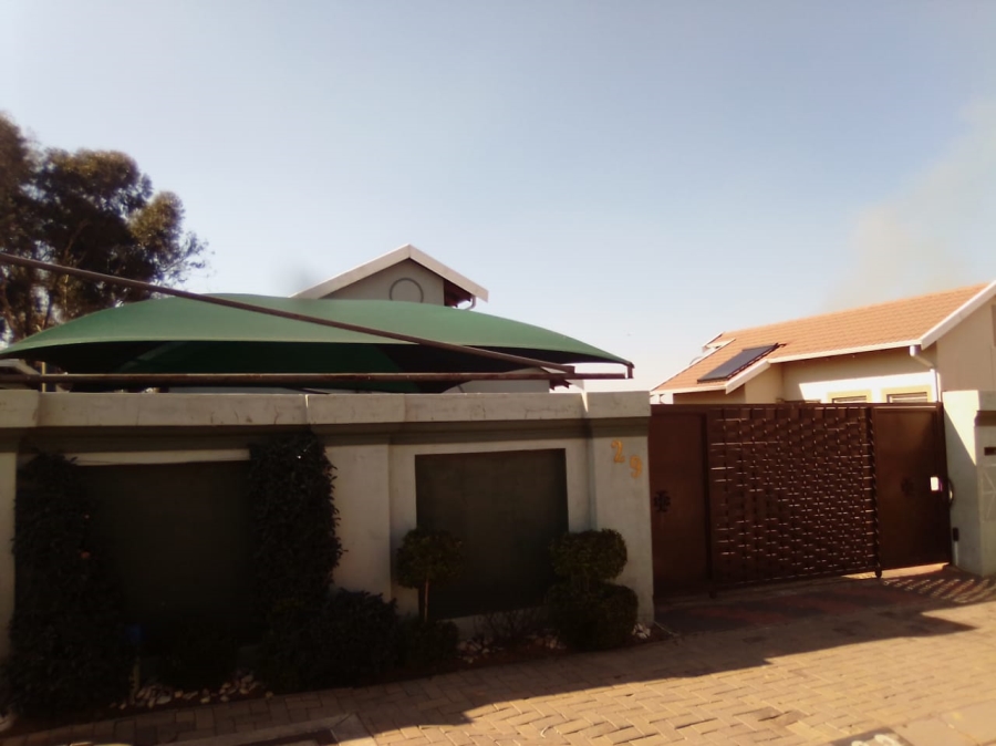 To Let  Bedroom Property for Rent in Salfin Gauteng