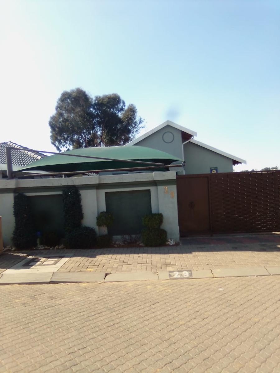 To Let  Bedroom Property for Rent in Salfin Gauteng