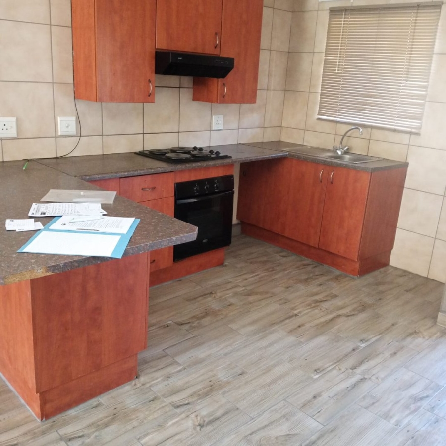 2 Bedroom Property for Sale in Wilro Park Gauteng