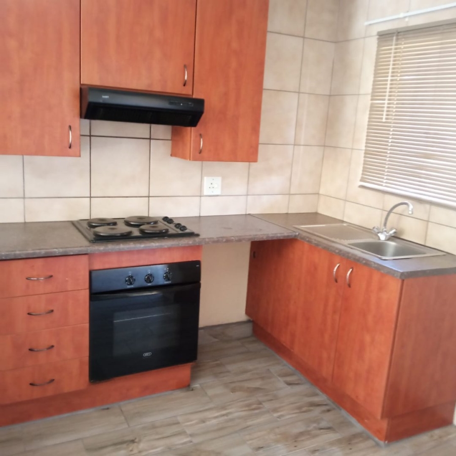 2 Bedroom Property for Sale in Wilro Park Gauteng